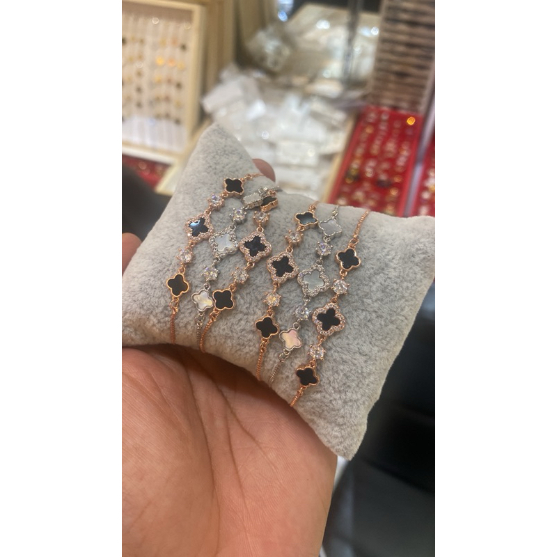 Gelang-Gelang Viral Bangkok