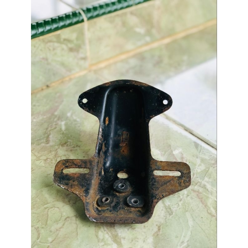 PANGKON LAMPU BELAKANG CB100 ORIGINAL PANGKON LAMPU BELAKANG GL100 PLATINA ORIGINAL