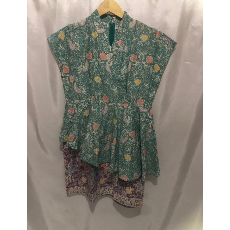 Preloved Mini Dress Batik Modern Hijau Kombinasi Ungu Ruffle Baju Kondangan Setelan Rok