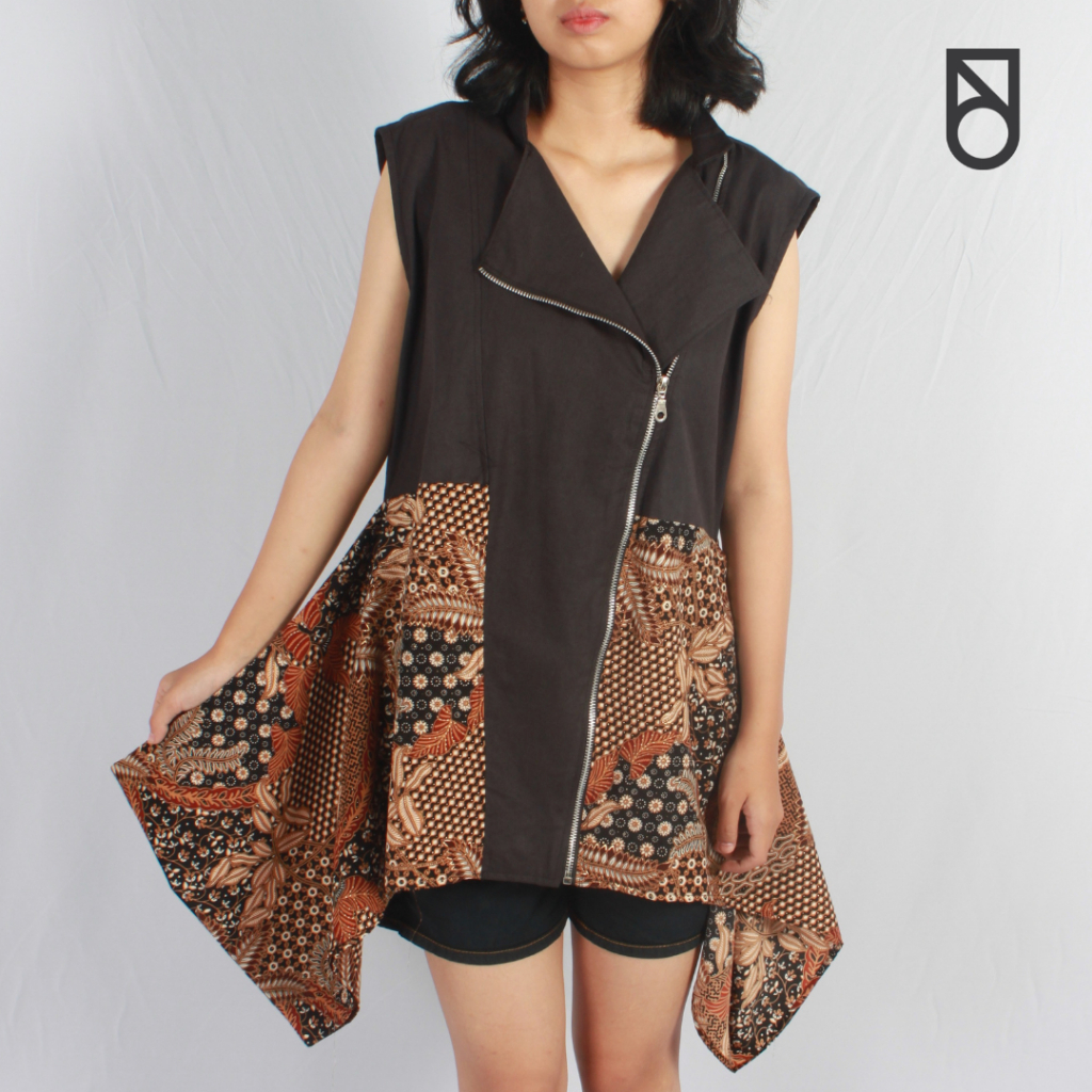 Vallove Wu | CHARU | Batik Modern Wanita | Atasan Unik