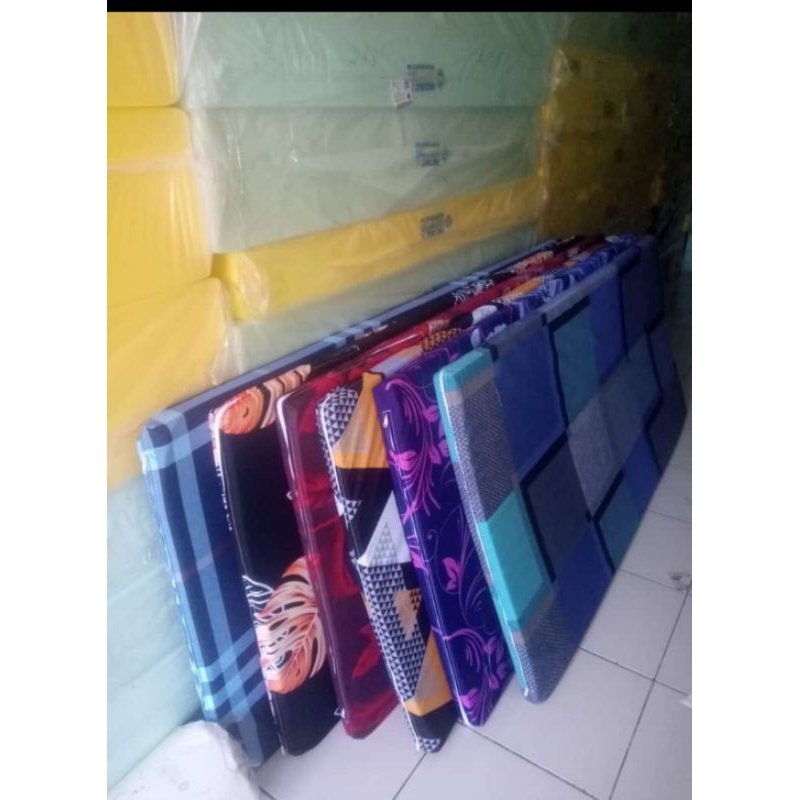 kasur lantai /kasur busa ukuran 90*200*5 termurah bestie....sudah berikut sarung nya/sprainya