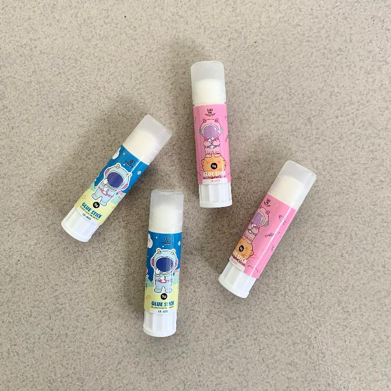 

Glue Stick Fancy Astronot 9 gr - Lem Putar Kecil Praktis - Lem Stik Unik - Lem Stick Kekinian