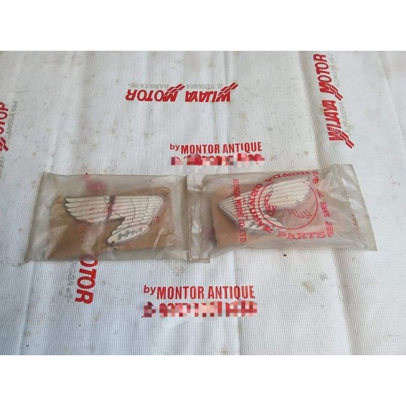 Emblem Tangki Sayap HONDA CB100 CB125 S90Z Ori NOS SEGEL 87121 107 000         87122 107 000