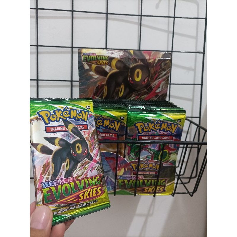 Kartu Pokemon Booster Card Evolving Skies Series