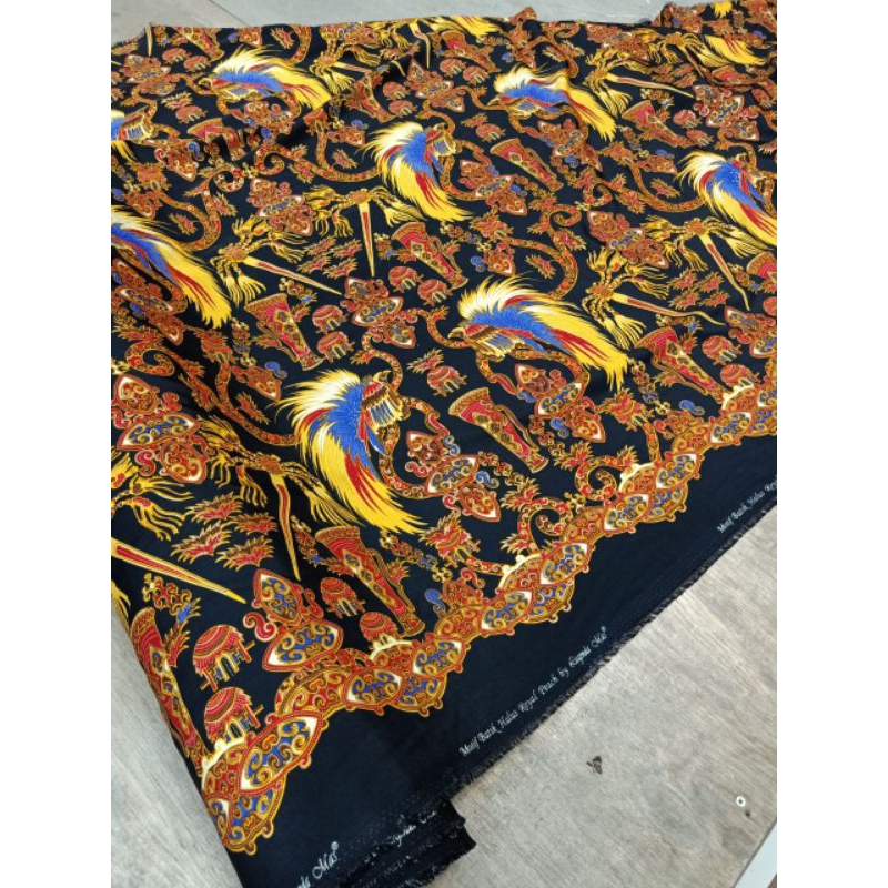 Kain batik papua semi sutra / bahan batik papua meteran / batik khas Papua