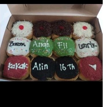 

Donat Desain / Donat Topping Mix / Donat Hias / Donat Murah / Donat Unik / Donat Kekinian