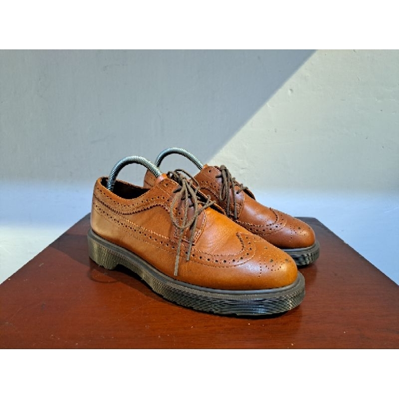 dr.martens wingtip brogue