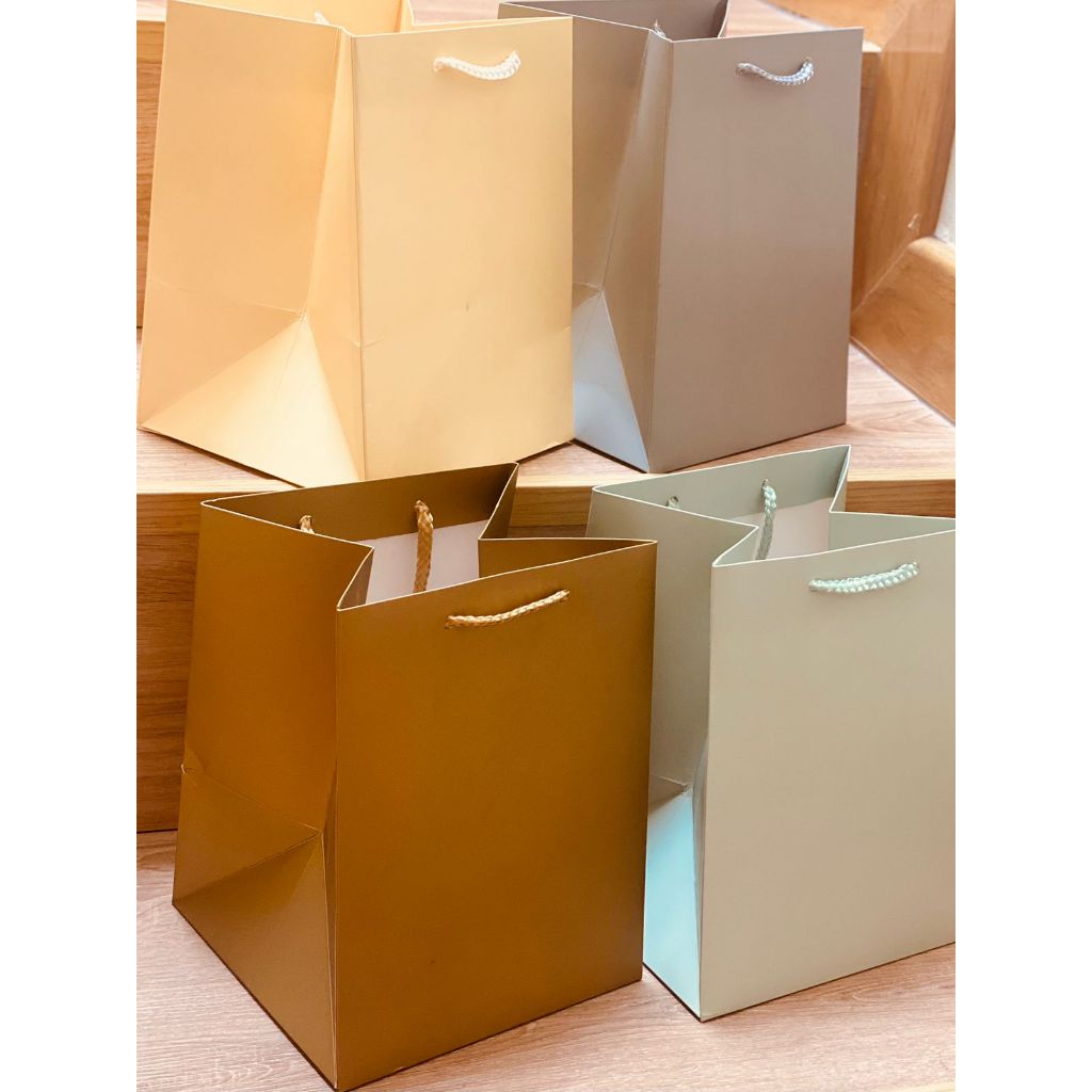 

SHOPPING BAG KANTONG KERTAS IMPORT POLOS