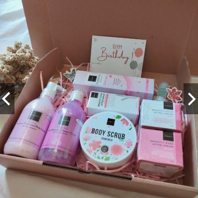 

STAR HAMPERS GIFT BOX HAMPERS SCARLETT WHITENING HAMPERS BIRTHDAY HAMPERS GRADUATION