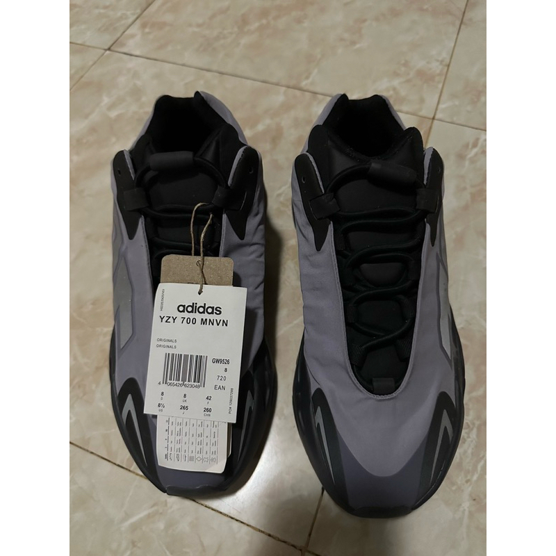 YEEZY Boost 700 MNVN