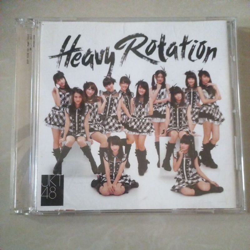 cd jkt 48 heavy rotation (white)