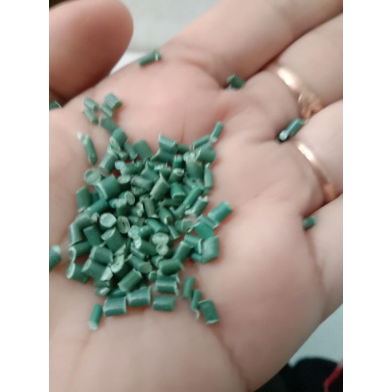 biji plastik pelet lldpe hijau untuk blow dan inject