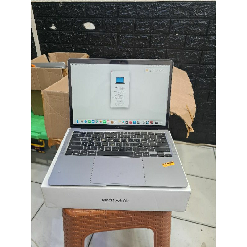 Macbook Air 2020 13" core i5 8/256