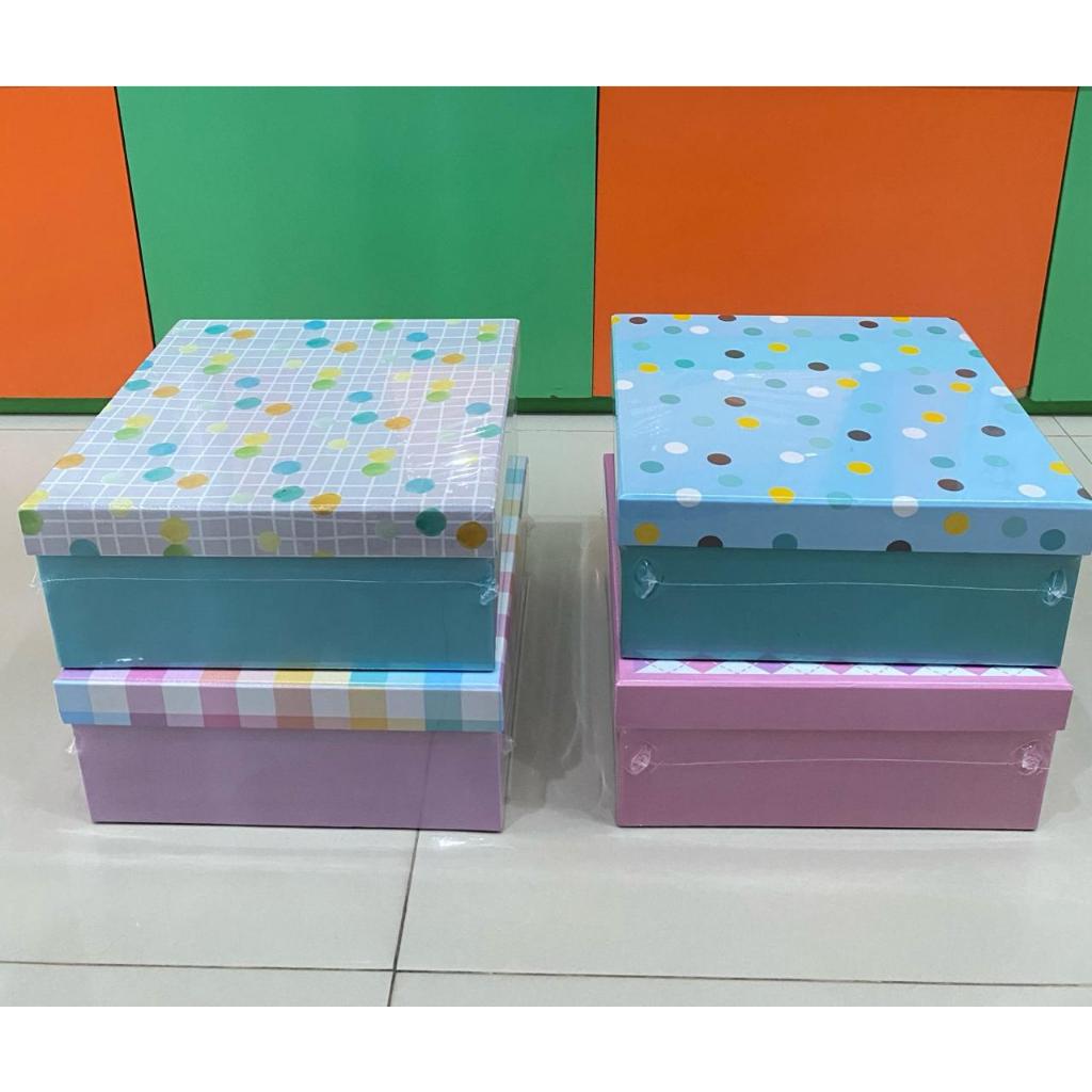 

Kotak Kado Kiky / box Hadiah Ukuran L Motif Kekinian / Kotak Hampers Anti Penyok