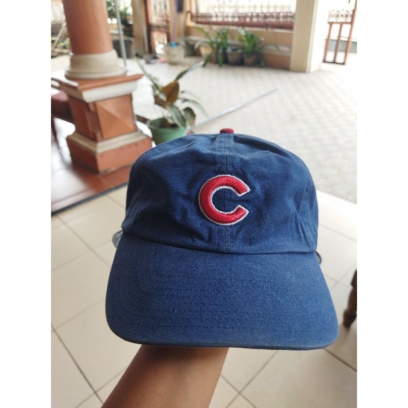 Topi logo C