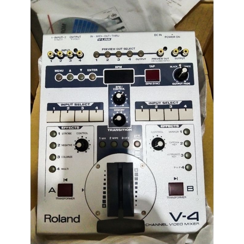 Mixer Roland V-4 Video Mixing 4 Chanel Roland V4