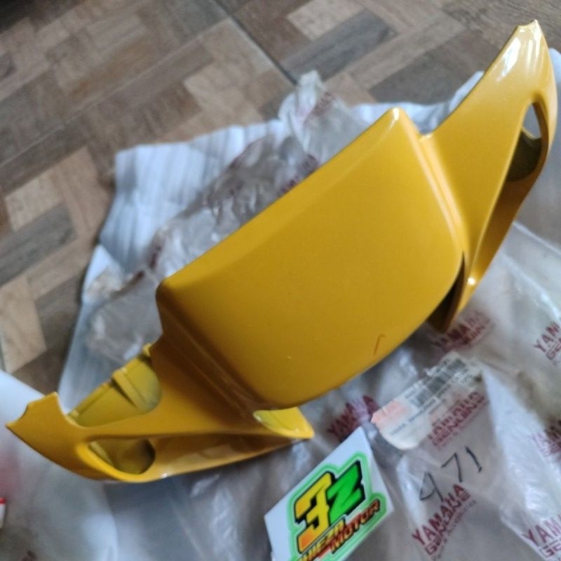 Batok lampu depan F1zr Fizr kopling 4WH LE kuning RYC1 original baru YGP nos / 4WH-F6143-00-P1