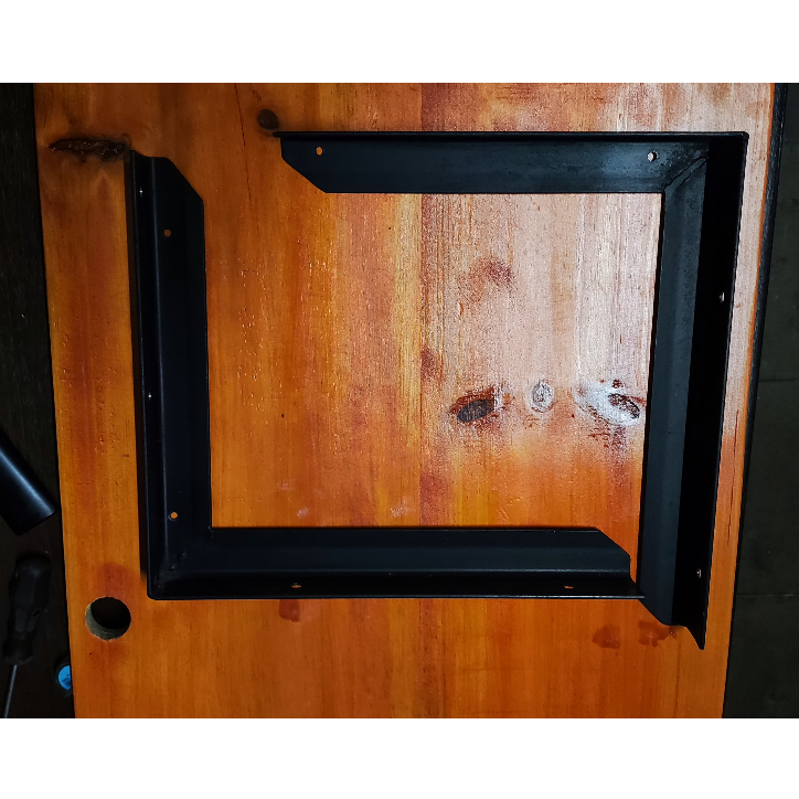 Bracket besi rak dinding