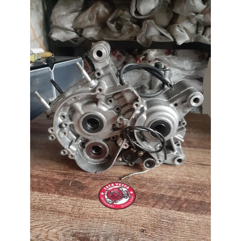 Crankcase Kanan Kiri Yamaha TOUCH 4XC Original Copotan Motor Display Dealer