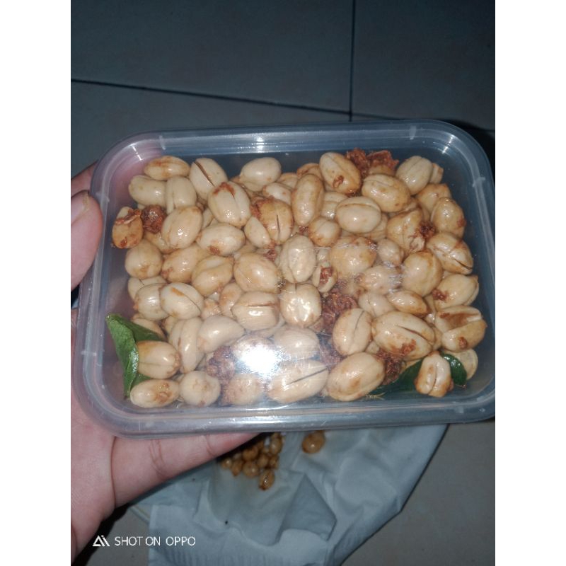 

Kacang Bawang ekstra daun jeruk gurih manis asin 100 gram