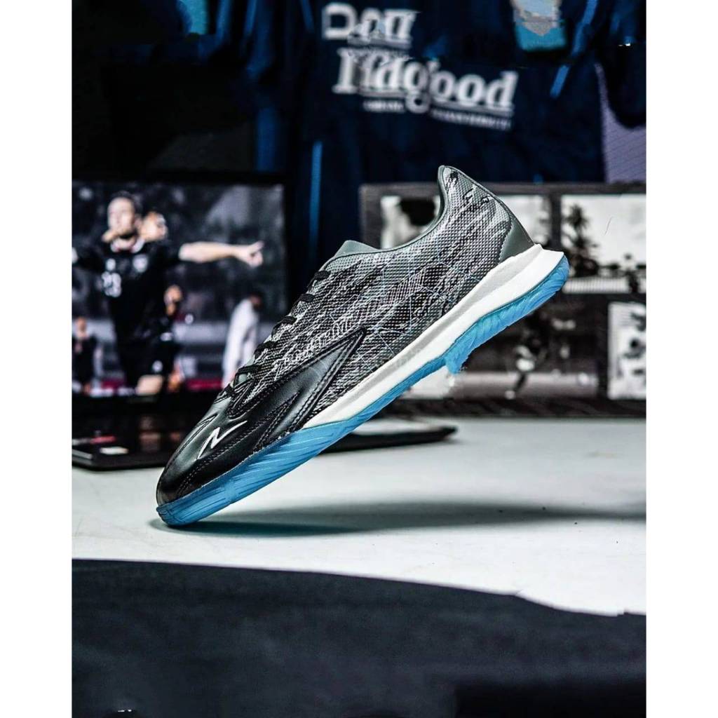 specs acclerator lightspeed 3lx mk elite in black silver blue sepatu futsal specs original