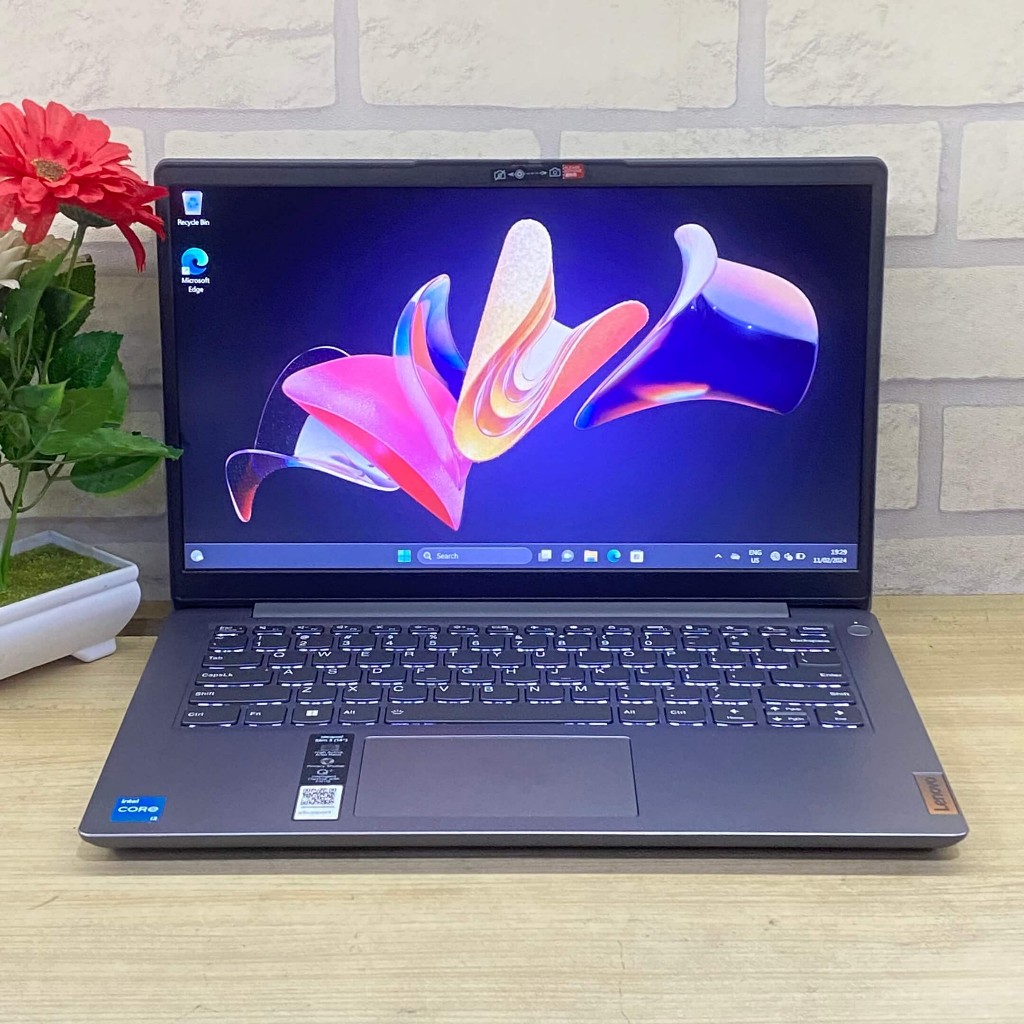 LENOVO IP 3 CORE I3 RAM 8 SSD GREY