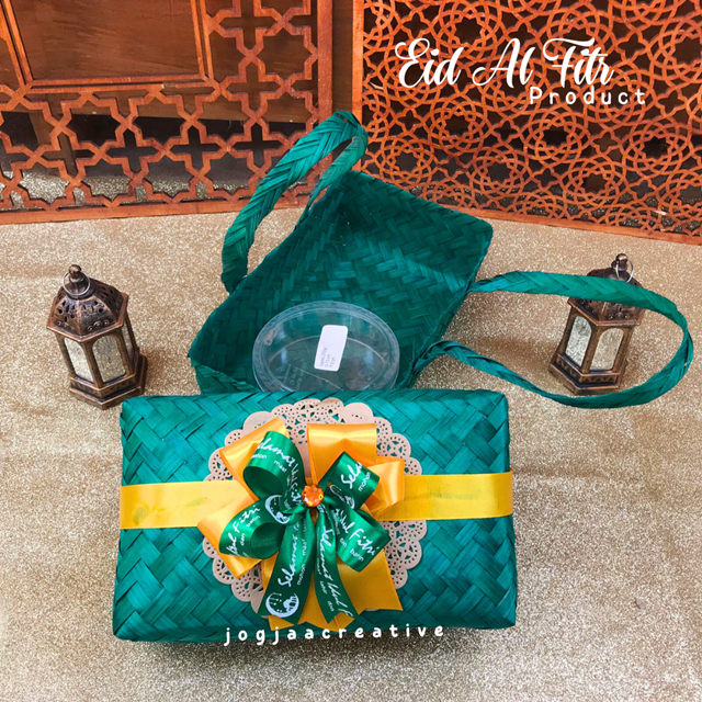 LEBARAN SERIES | Besek Jinjing Warna Hias Pita Lebaran 25x15 cm Muat 2 Toples (250 gr) Besek Kue Bes