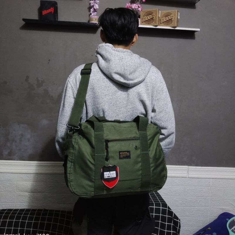 TAS SELEMPANG TAS JINJING BLOODS BLACK / OLIVE ORIGINAL 20L.
