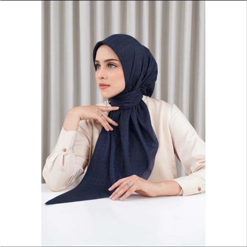 Buttonscarves Tapis Embossed evening blue new bukan preloved