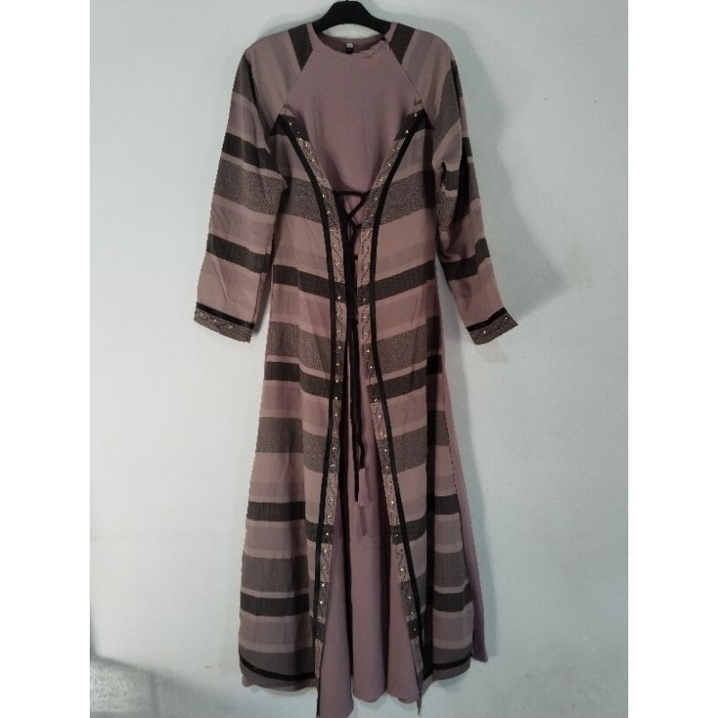Abaya casual/abaya elegant/abaya salur/abaya hikmat kw/abaya non busui/abaya butup/abaya swarovski/a