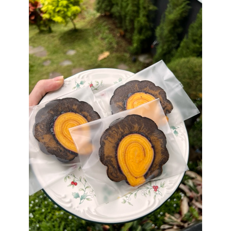 

FLOWER LAPIS ROLL CAKE WYSMAN