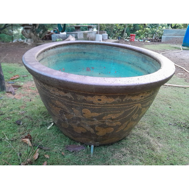 guci kuno motif bunga