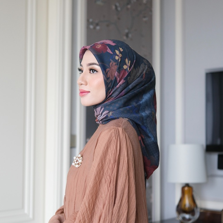 GONEGANI OFFICIAL - Kerudung Wanita Motif Bunga Elina Scarf