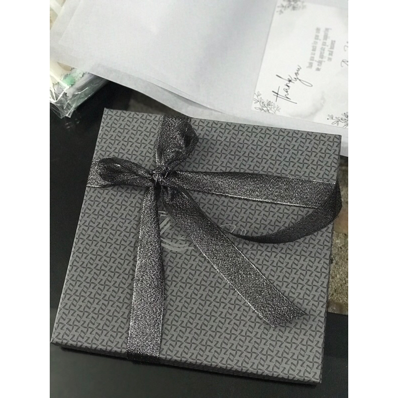 

Hard Box (Box Hampers) by ZhivaZak