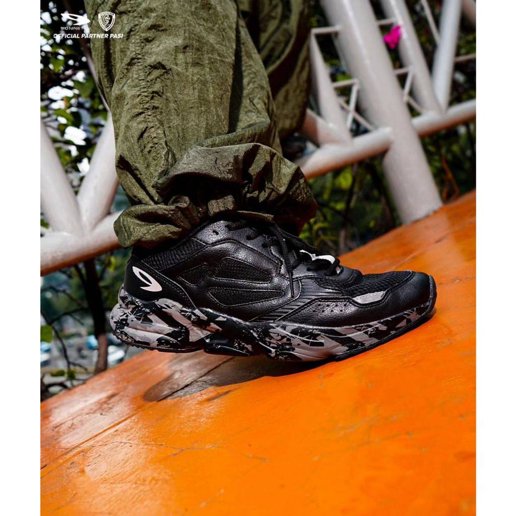 910 chiru estate black grey  sneakers sepatu running 910nineten original