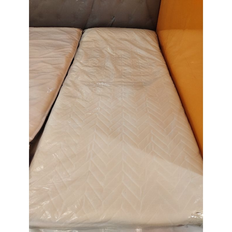 Florence Travel Bed.