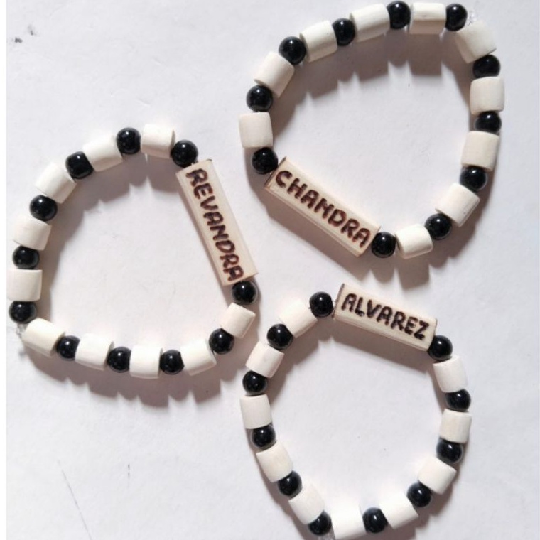 GELANG OTOK ANAK FREE NAMA VARIASI MUTIARA HITAM DAN OTOK ORIGINAL ASLIGELANG SAWAN BAHAN KAYU OTOK 