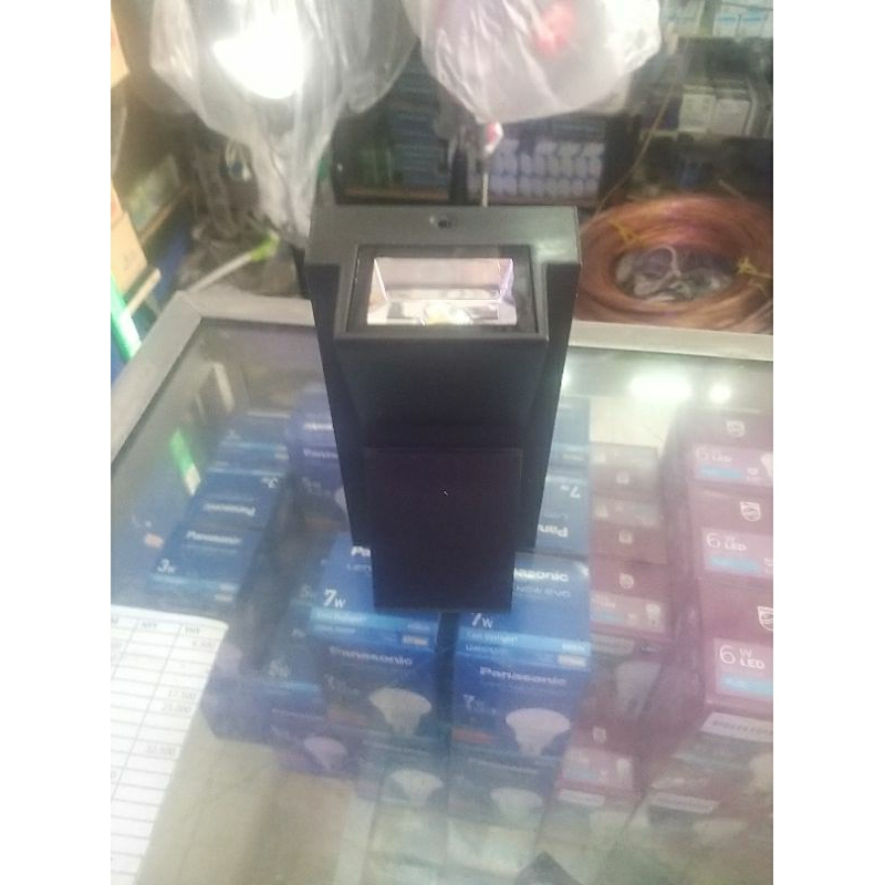 Lampu Dinding 2 Arah Outdoor