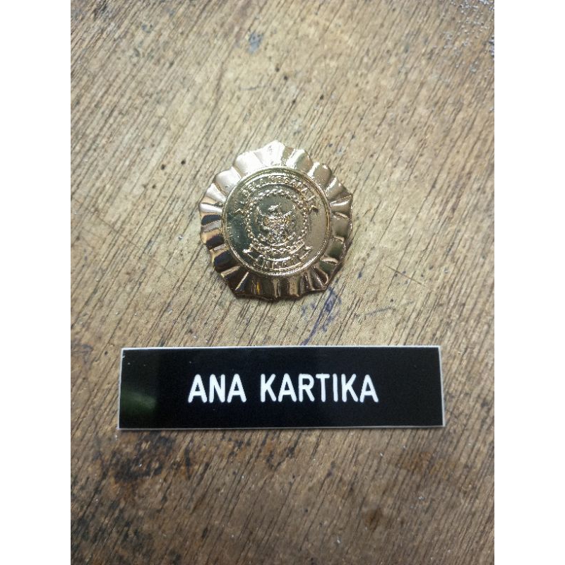 

name tag + pin bela negara