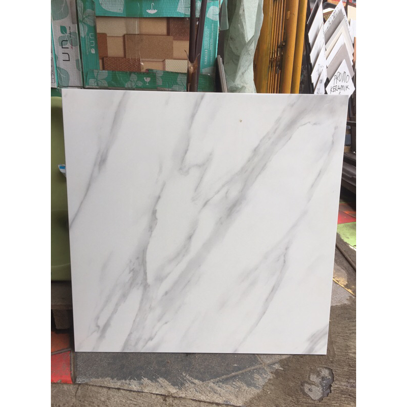 list plint keramik 10x60 motif marmer