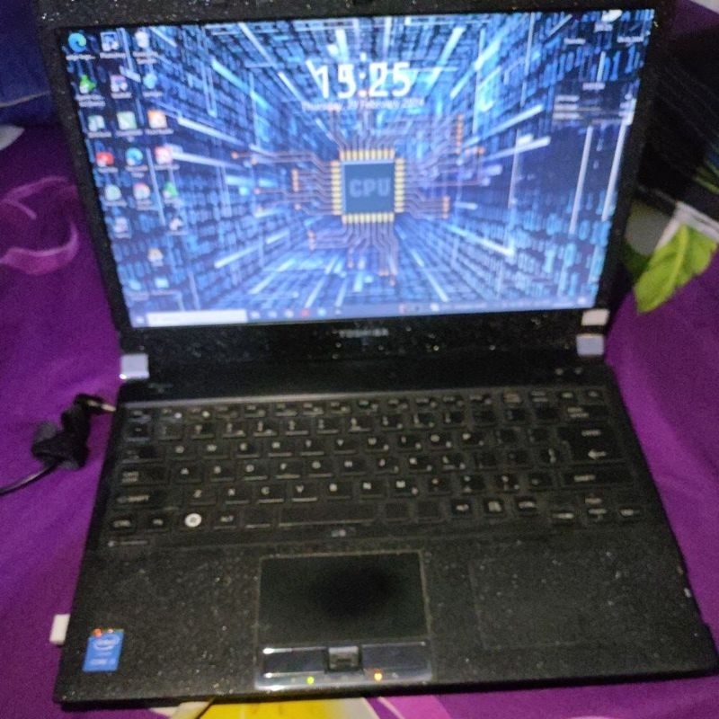 Laptop murah thosiba TOSHIBA dynabook R732 core i5gen3 ram 4gb hdd500gb