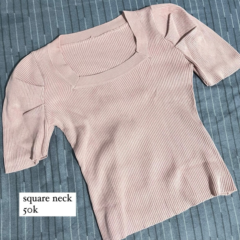 kaos crop tanpa kerah