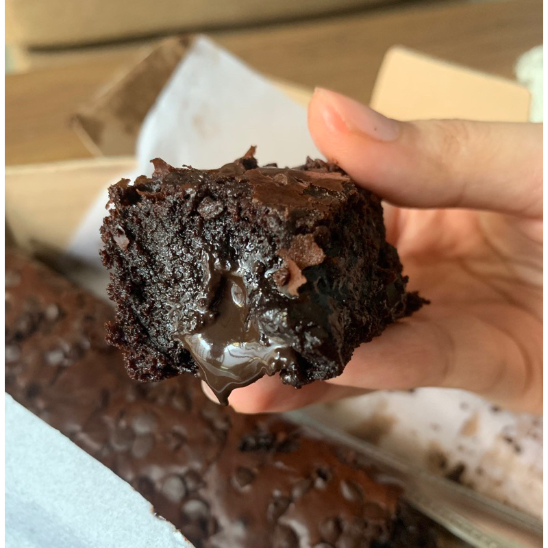 

Lula’s Treats - Chocolate Fudgy Brownies [Premium Ingredients]