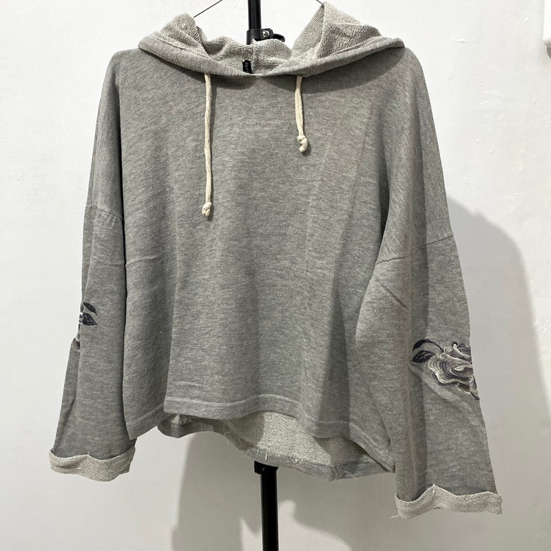 SIXTYONE Grey Embroidery Hoodie - PRELOVED
