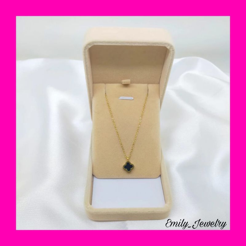 kalung clover titanium wanita hitam putih fashion Korea