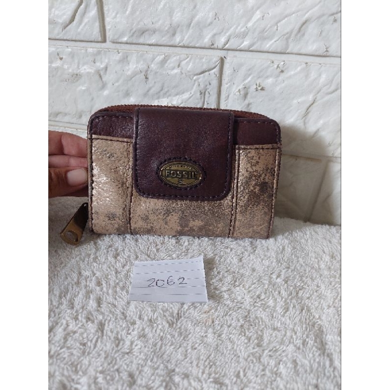 #trr_2062 dompet fossi explorer short metalik seken