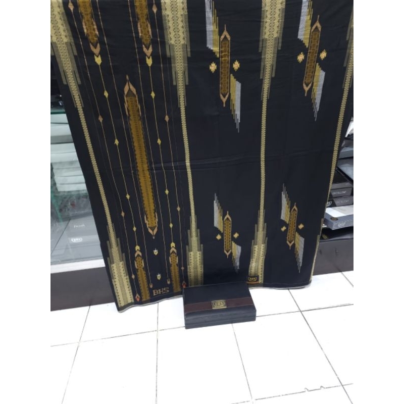 Sarung BHS SGF FULL SUTRA 210 GOLD Hitam