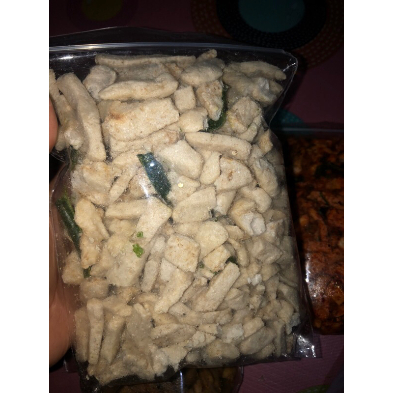 

Basreng dan usus crispy