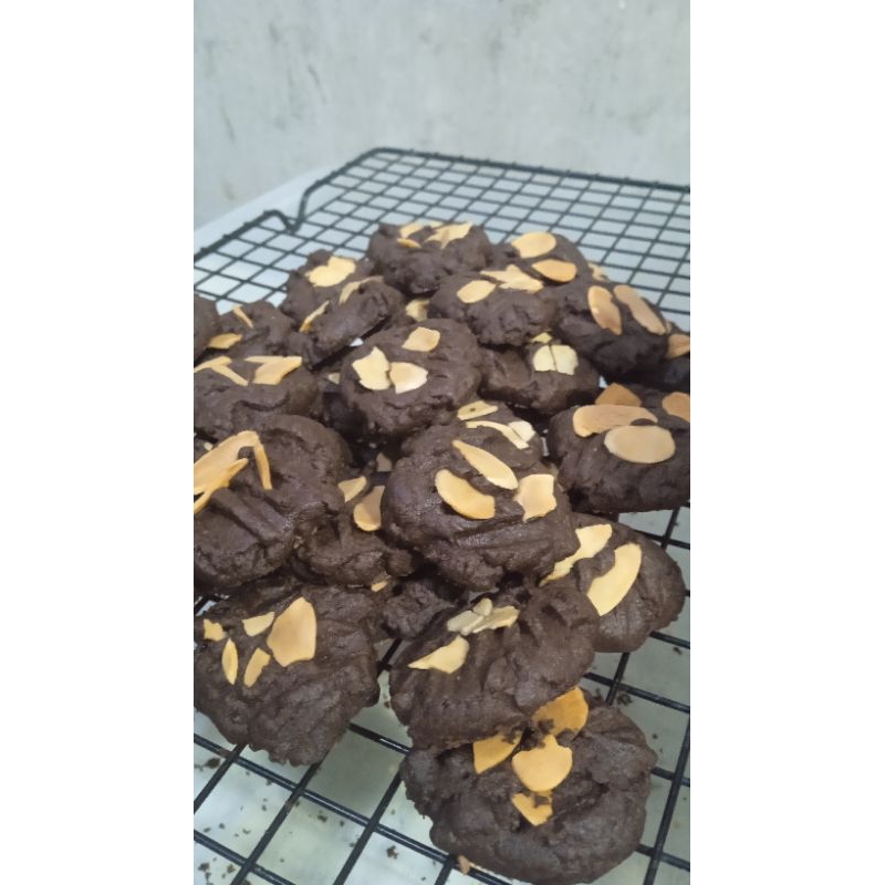 

Kue Kering Choco Almond