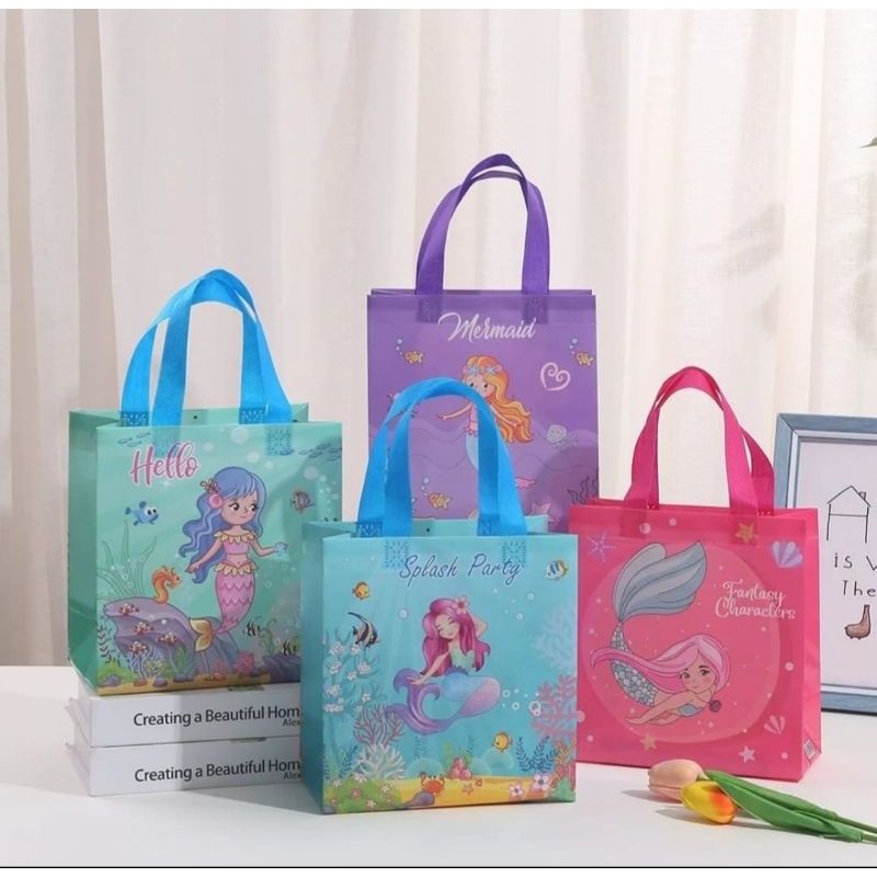 

Tas Kado untuk Ulang Tahun/ Souvenir Ulang Tahun dan Tas Snack Seri Mermaid Totebag